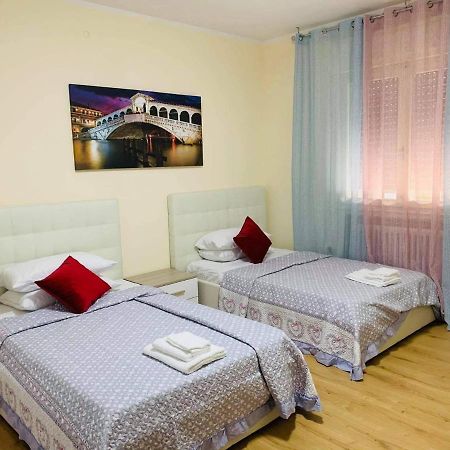Chowdhury House Mestre Bagian luar foto