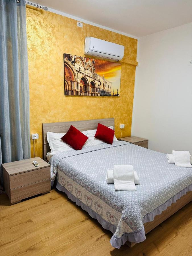 Chowdhury House Mestre Bagian luar foto