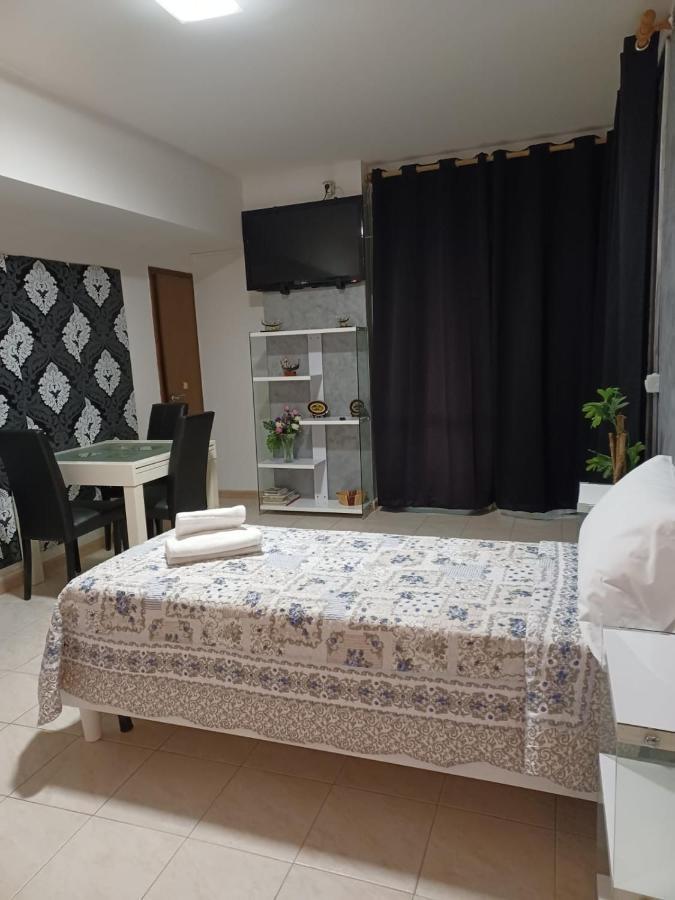 Chowdhury House Mestre Bagian luar foto